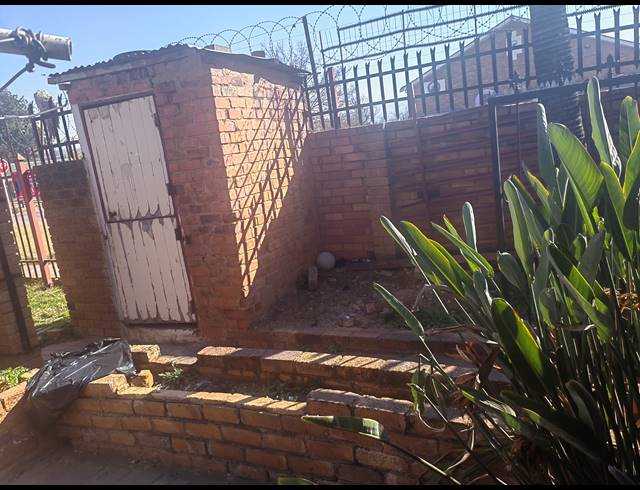 4 BEDROOM HOUSE FOR SALE IN PRETORIA WEST